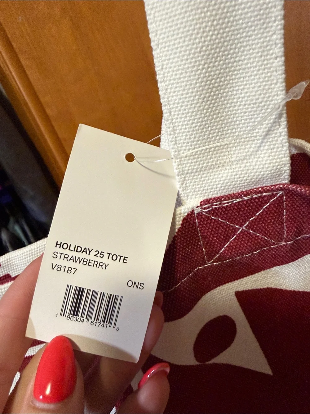 Vuori Holiday 25 Tote Bag Strawberry Red Cream NWT Oversized Canvas